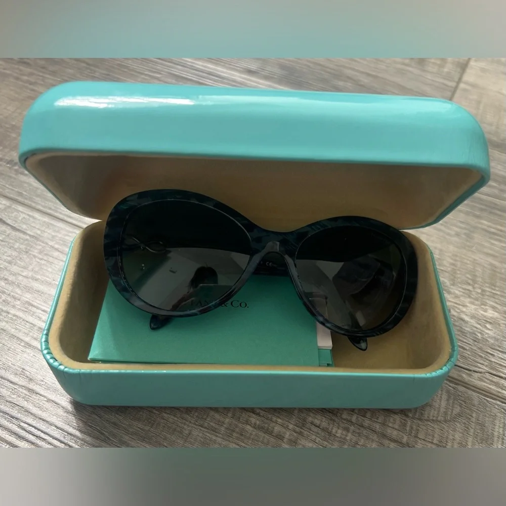 Tiffany & Co. Marbled Blue Cat Eye Sunglasses - Picture 2 of 12